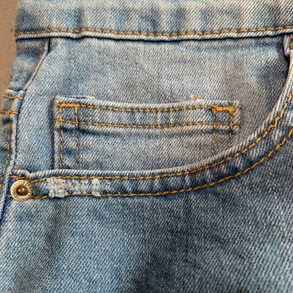 Forever 21 High waisted Denim Shorts - Picture 4 of 4